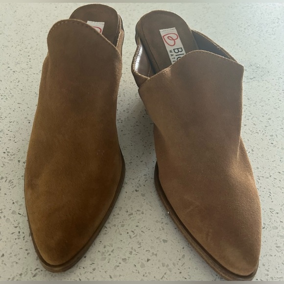 Blondo women’s Nala slip on tan suede shoes size 7.5 and new without box - Picture 2 of 5